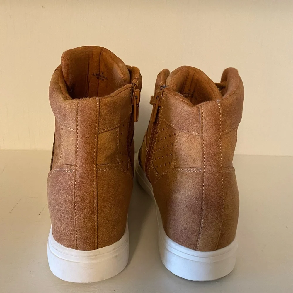 Womens Tan Wedge Sneakers - Fashion High-Top Casual